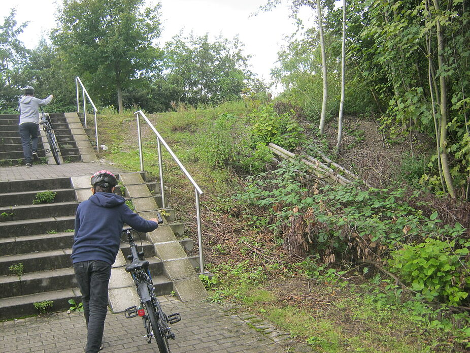 Treppe Am Segen schieben Kinder Rampe Am Segen schiebende Kinder